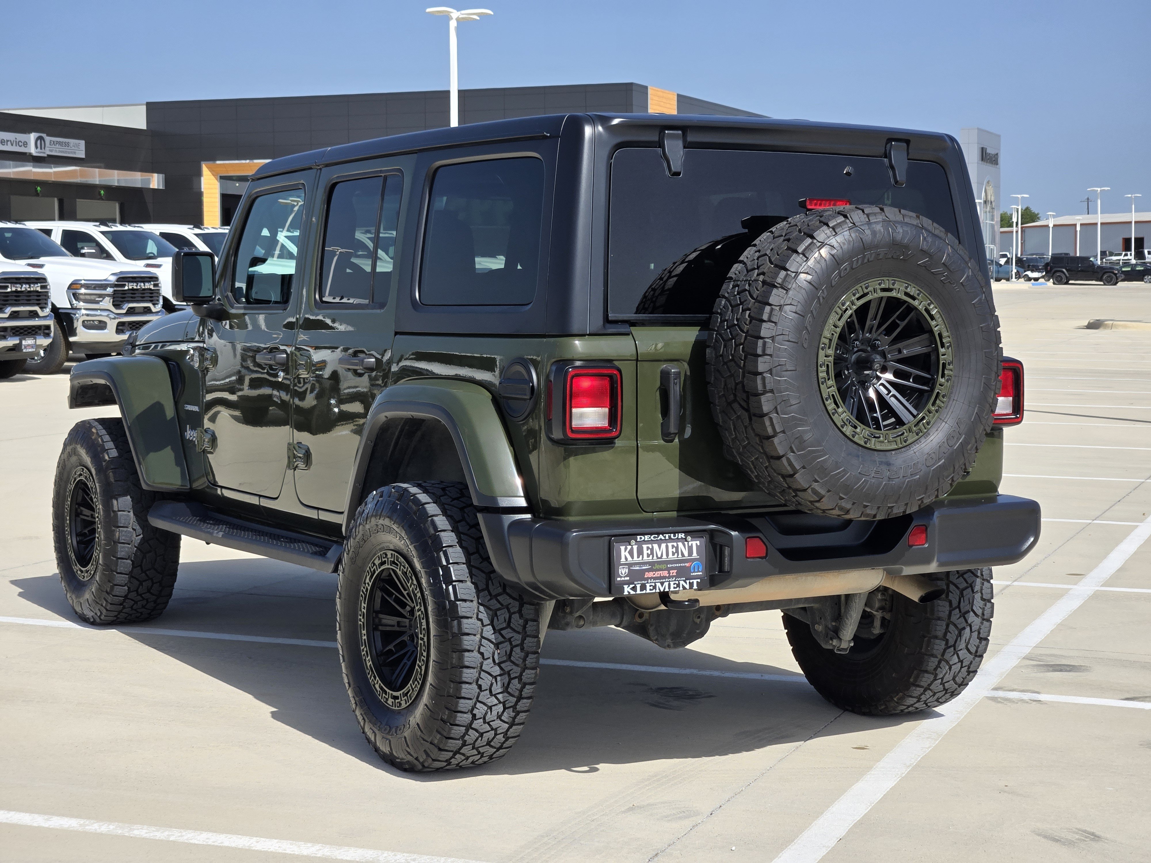 Used 2023 Sarge Green Clearcoat Jeep Sahara image 6