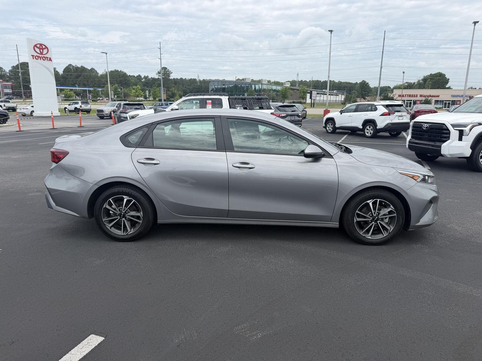 Used 2024 Steel Gray KIA  image 8