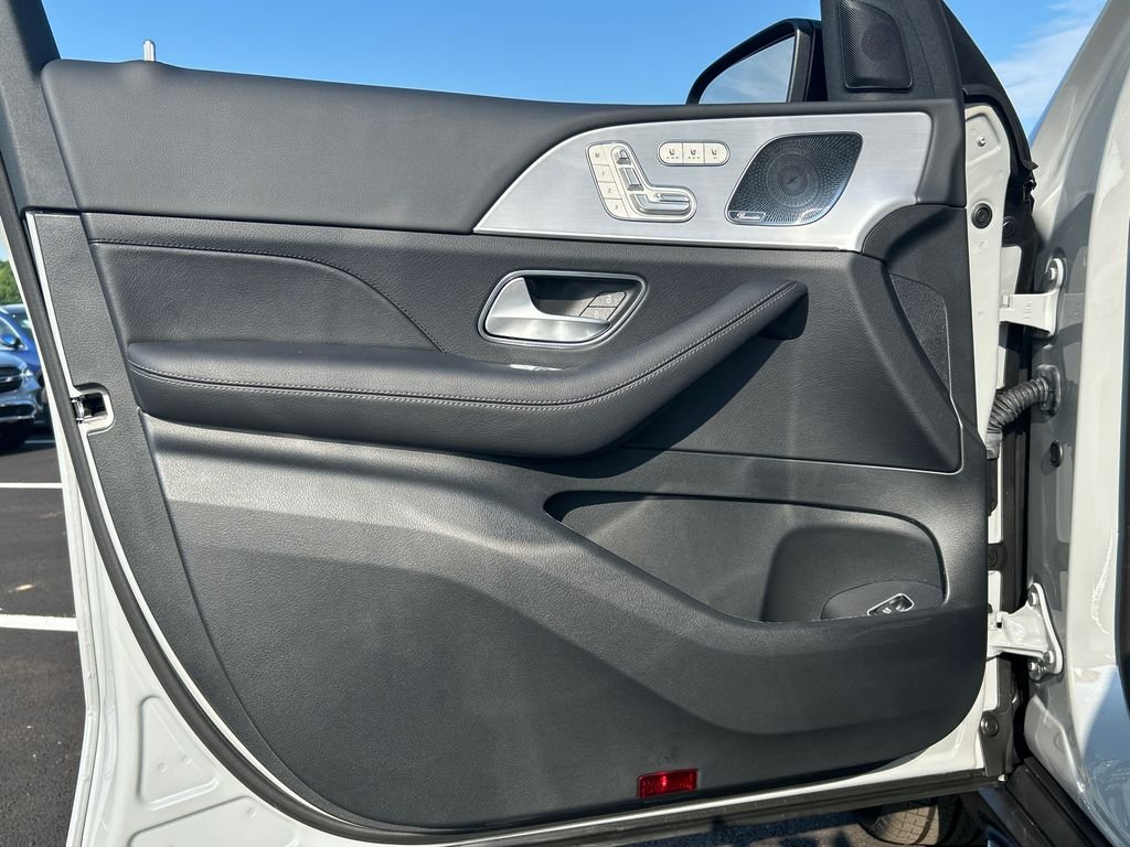 New 2026 MANUFAKTUR Alpine Grey Mercedes-Benz GLS 450 image 10