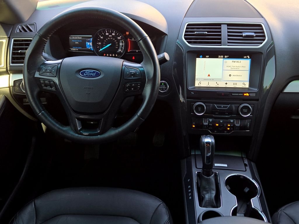 Used 2017 Gray Ford XLT image 27