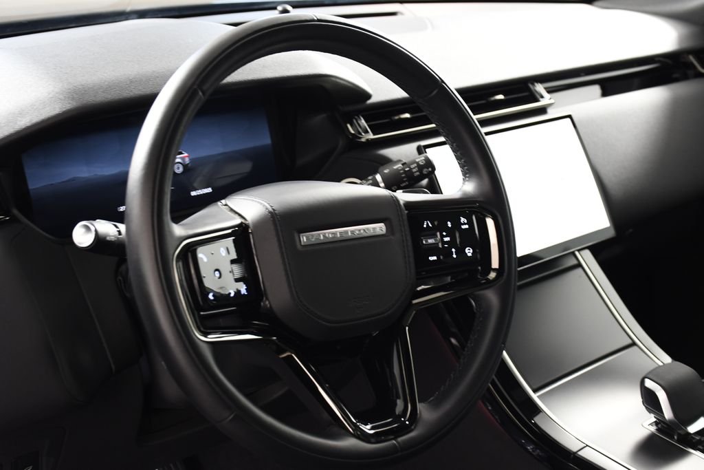 Used 2025 Santorini Black Metallic Land Rover Dynamic SE image 13