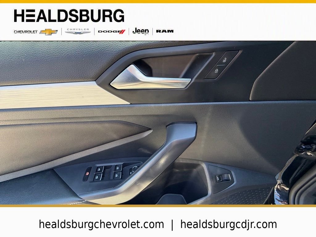 2025 Volkswagen Jetta Sport - Photo 12