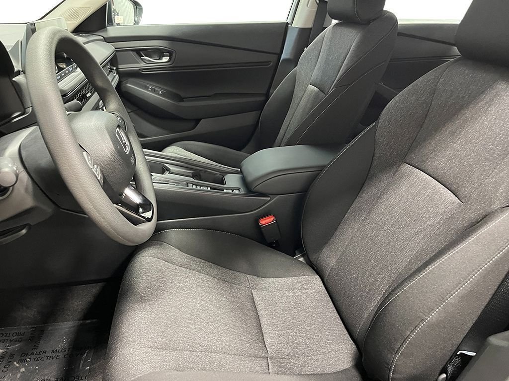 2025 Honda Accord SE - Photo 12