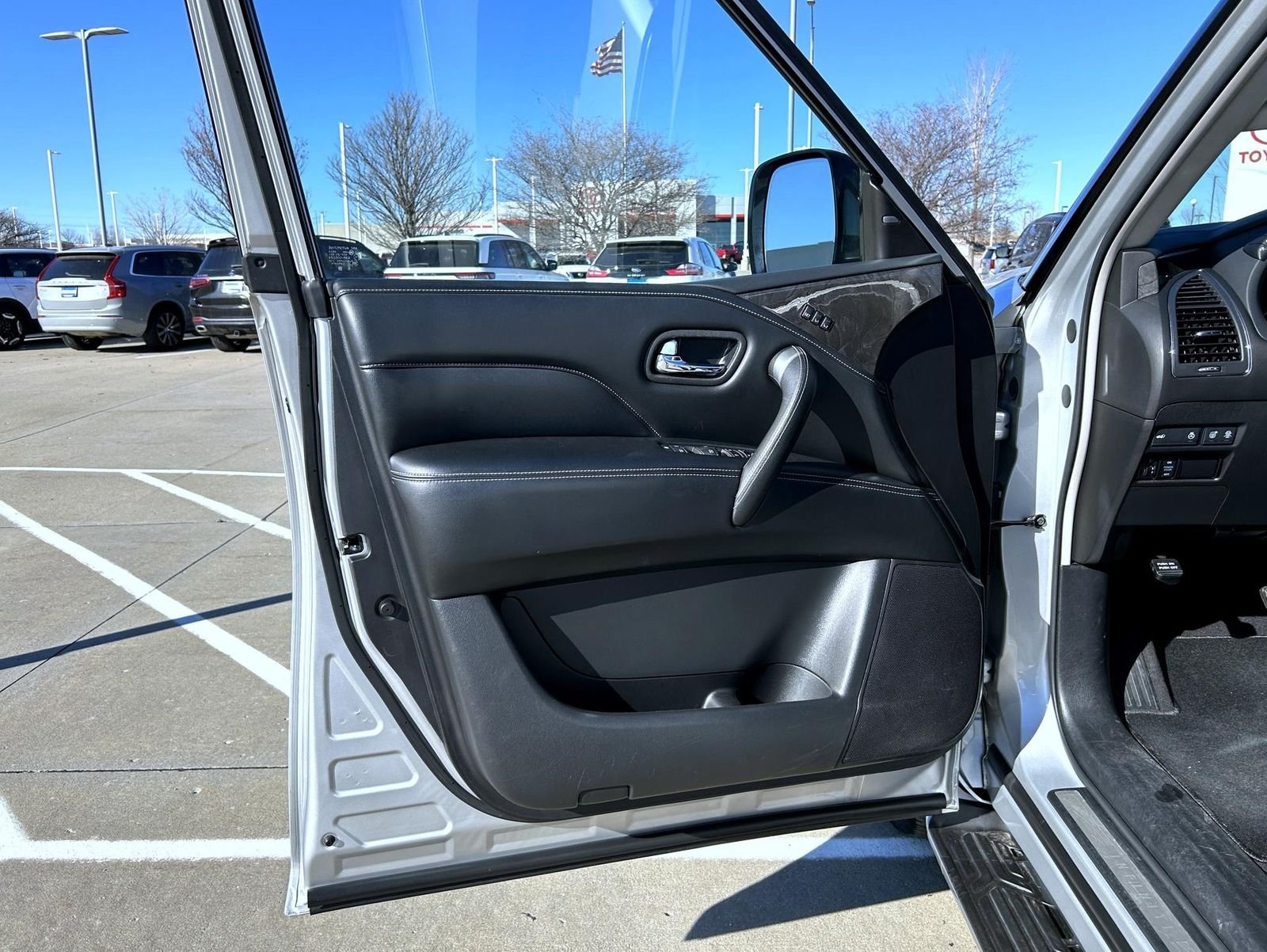 Used 2021 Silver INFINITI LUXE image 9