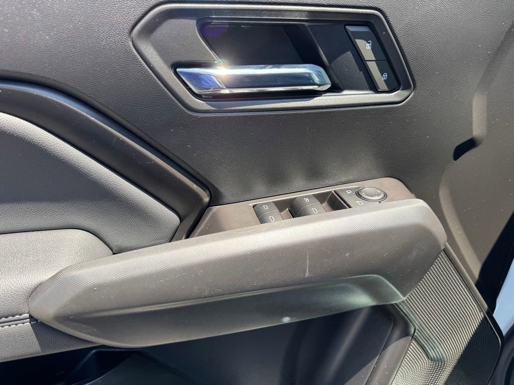 New 2025 Summit White Chevrolet WT/LT image 19