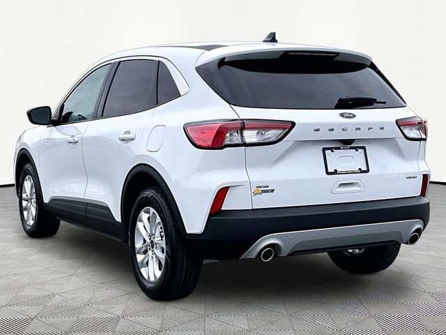 Used 2022 Oxford White Ford SE image 4