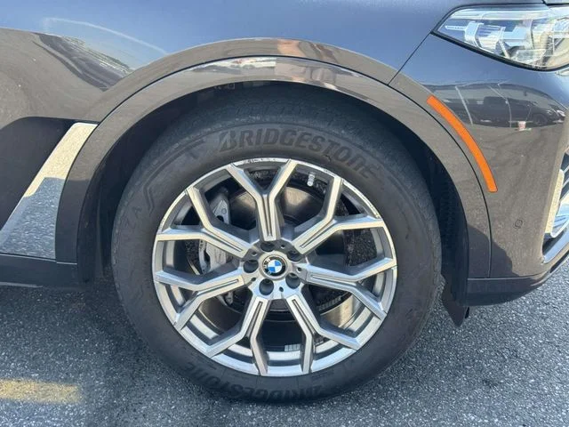 Used 2020 Gray BMW xDrive40i image 7