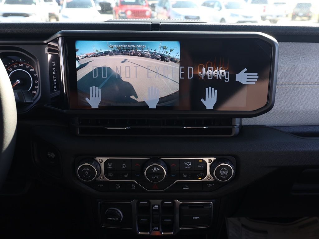 New 2026 Bright White Clear-Coat Exterior Paint Jeep Sport S image 29