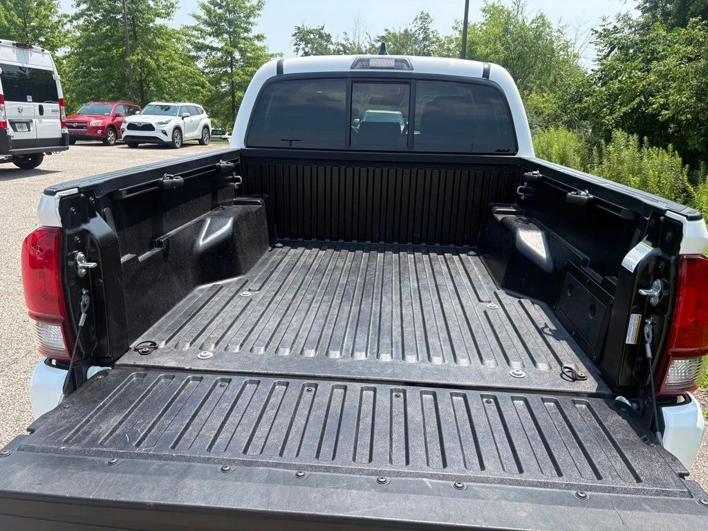 Certified Used 2022 White Toyota SR image 5