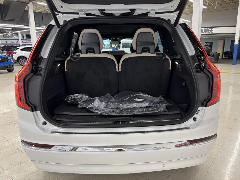 2026 Volvo XC90 Plus - Photo 8