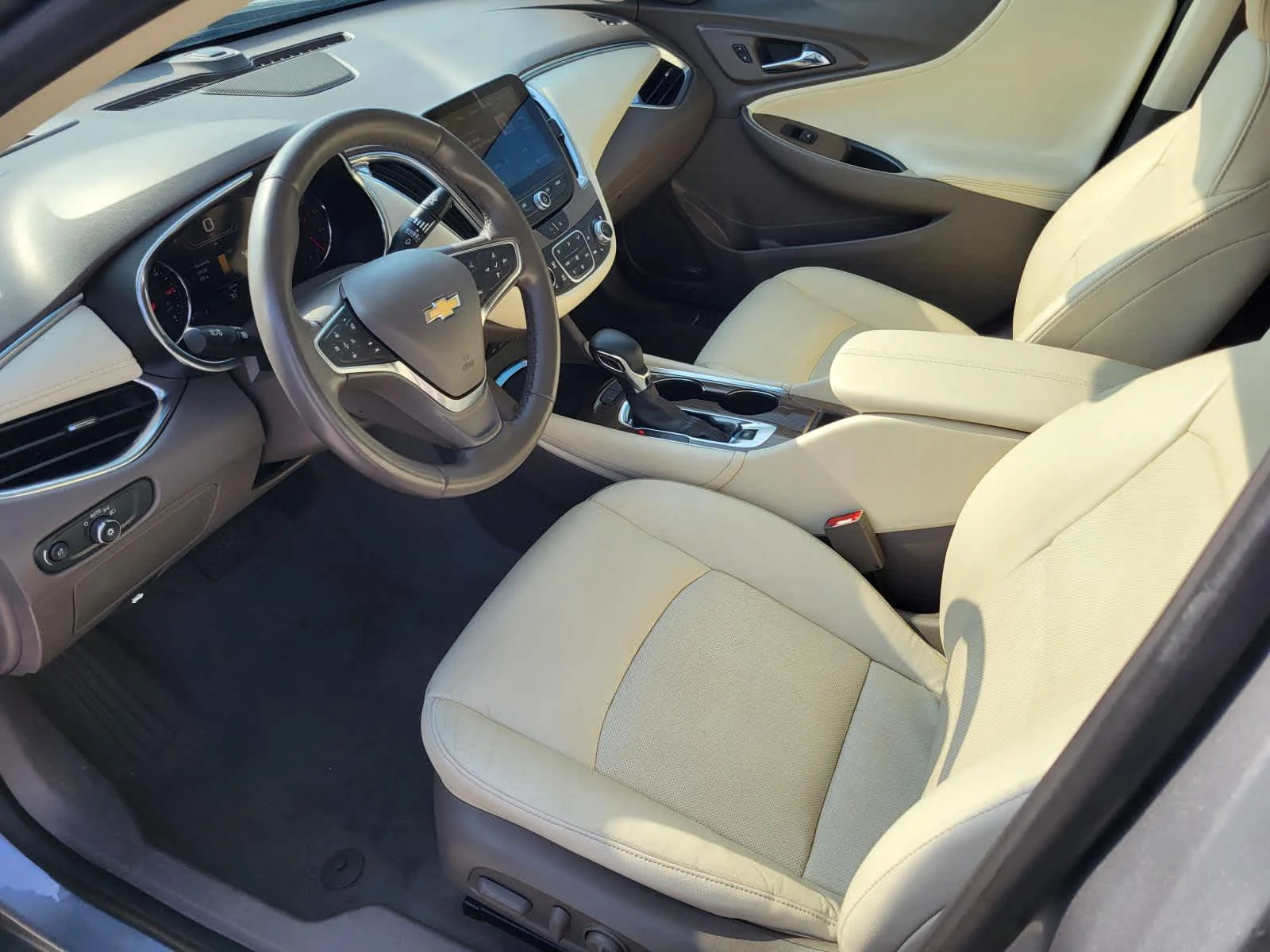 Used 2024 Sterling Gray Metallic Chevrolet LT image 14