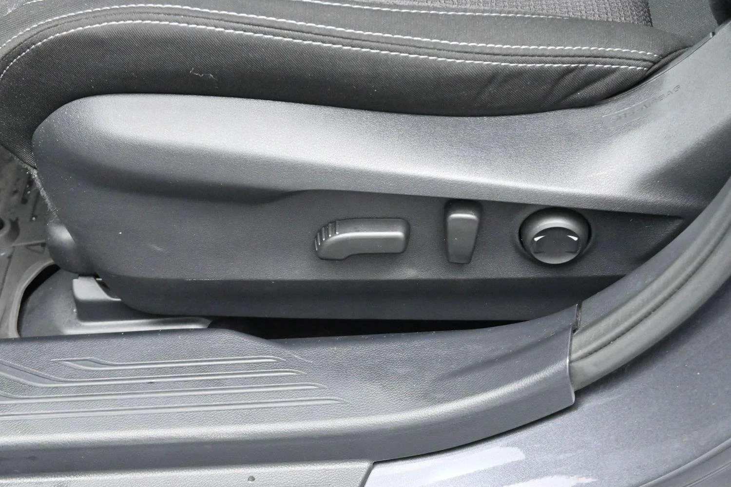 Used 2022 Magnetite Gray Metallic Subaru Premium image 14