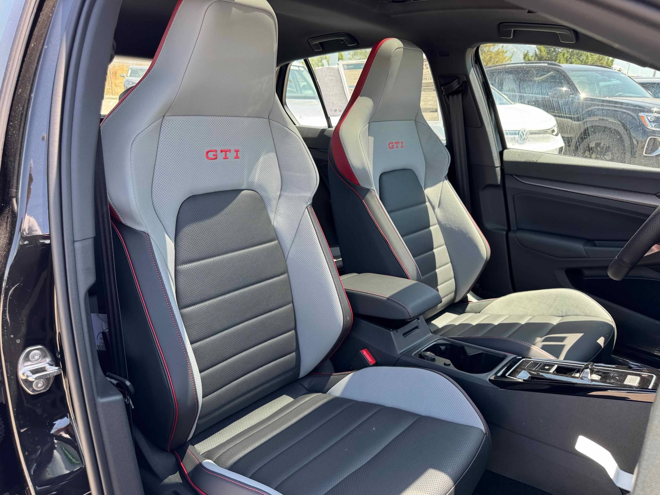2025 Volkswagen Golf GTI SE - Photo 35