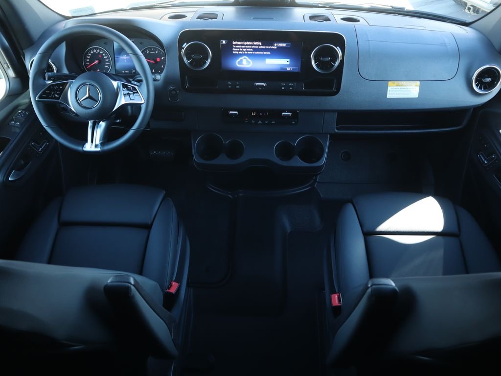 New 2026  Mercedes-Benz Cargo 170 WB image 14