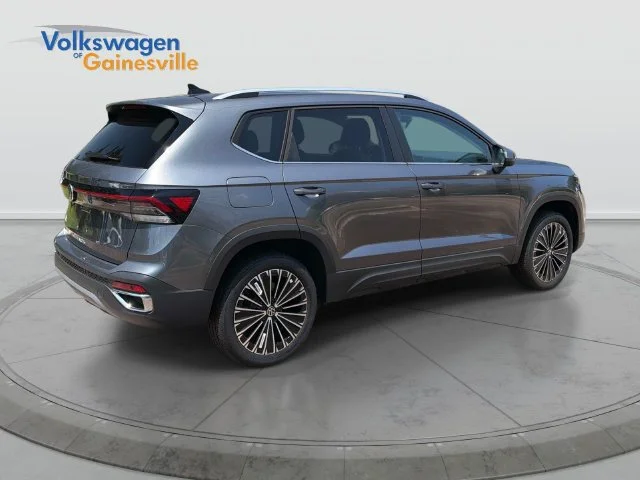 New 2026 Platinum Gray Metallic Volkswagen SE image 4