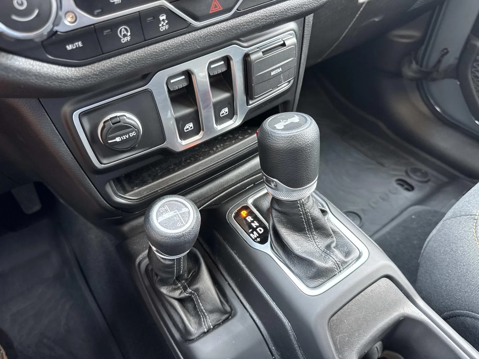 Used 2025 ANVIL CLEARCOAT Jeep Sport image 26
