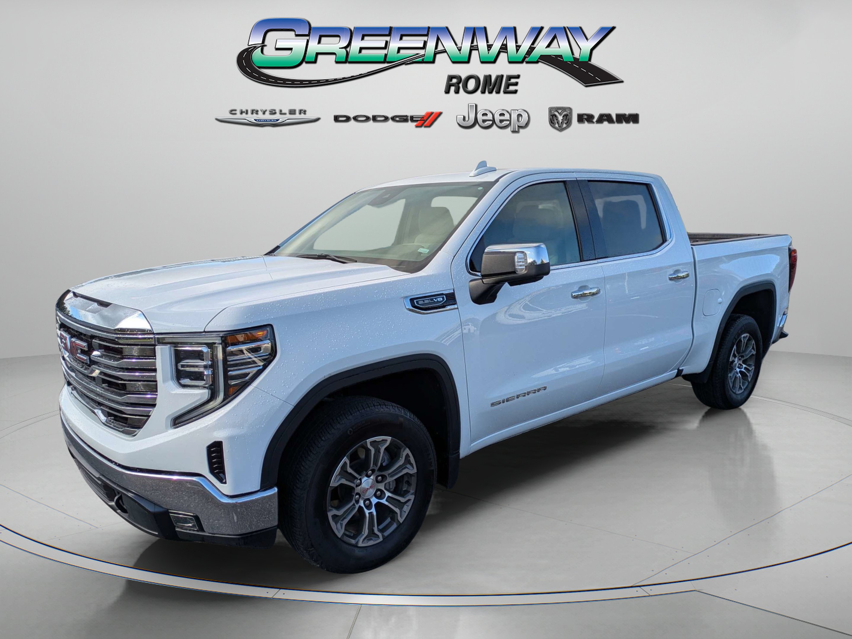 Used 2025 Summit White GMC SLT image 4