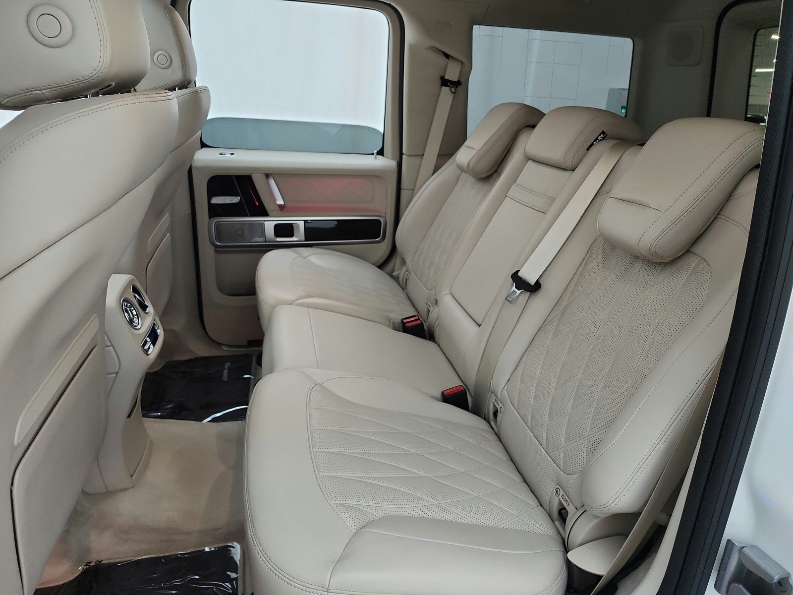 Used 2021 designo Diamond White Metallic Mercedes-Benz AMG® G 63 4MATIC SUV image 16