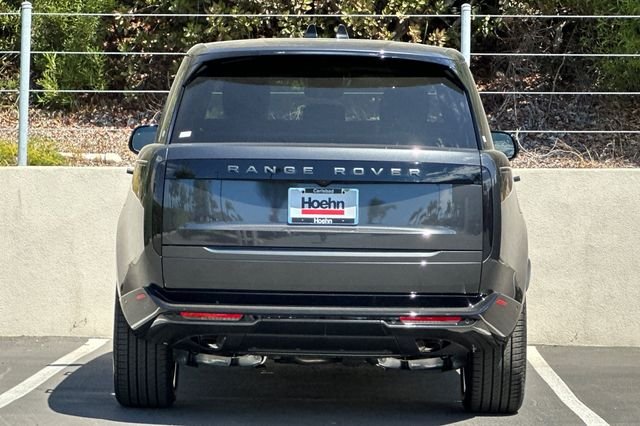 New 2027 Carpathian Grey Land Rover SE image 4