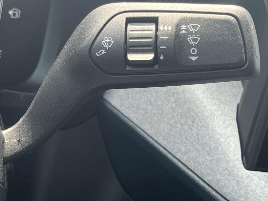 New 2026 Oxford White Ford XLT image 35