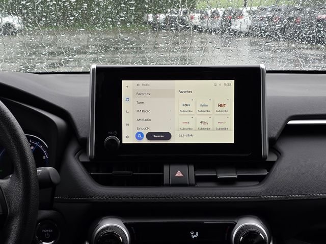 Used 2025 White Toyota XLE image 22