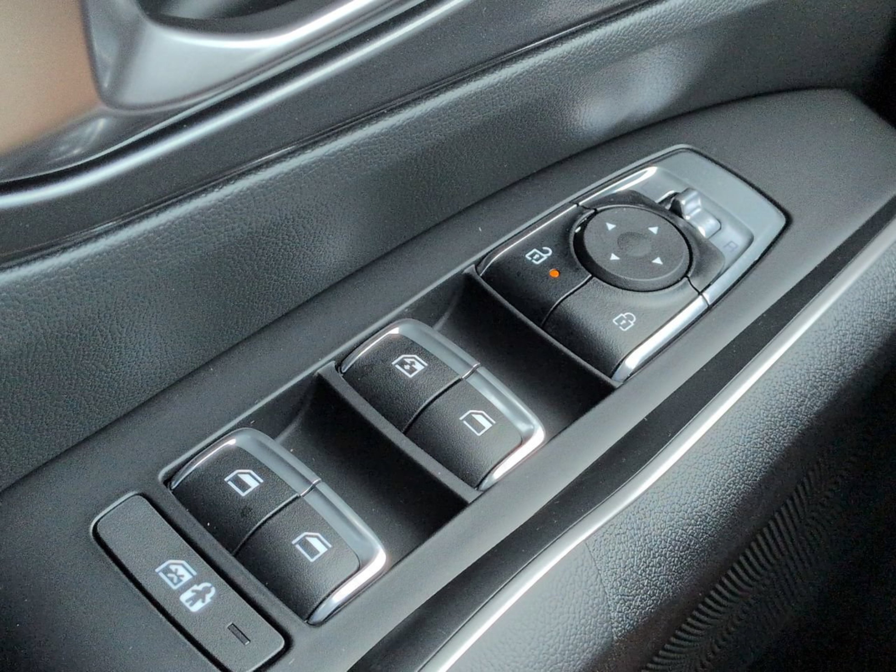 New 2026 Wolf Gray Kia S image 29
