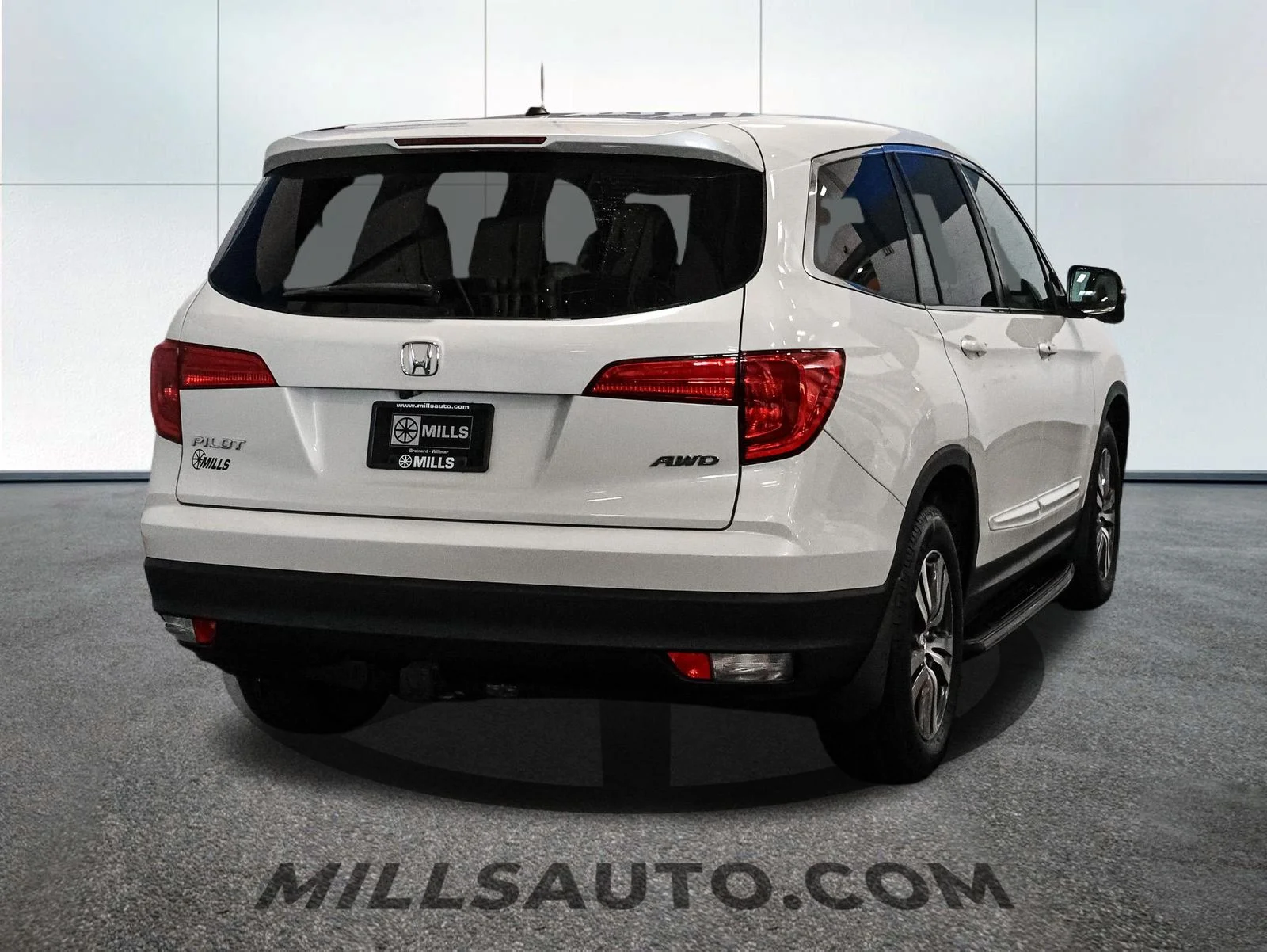 Used 2016 White Diamond Pearl Honda EX-L image 7