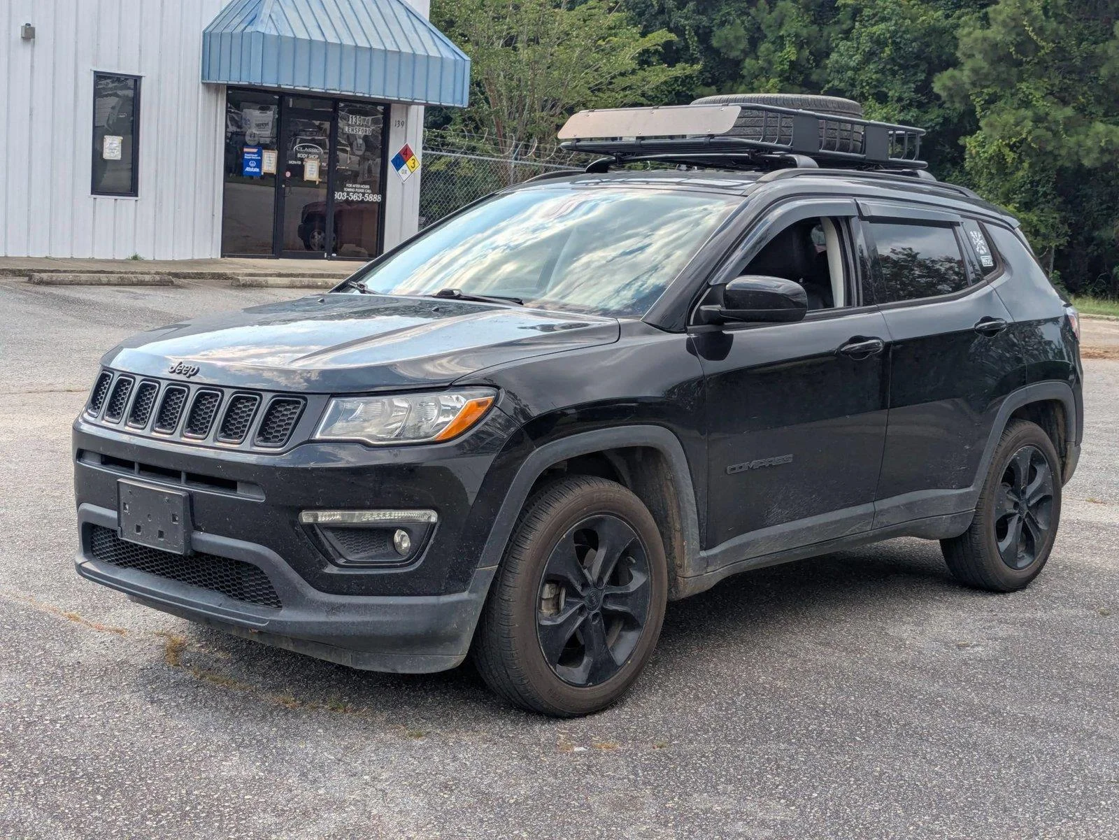 Used 2020 Diamond Black Crystal Pearlcoat Jeep Altitude image 1