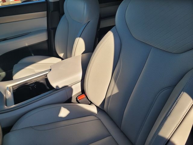Used 2024 White Hyundai SEL image 13