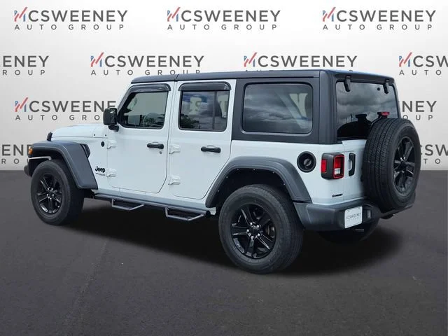 Used 2021  Jeep Unlimited Sport Altitude image 3