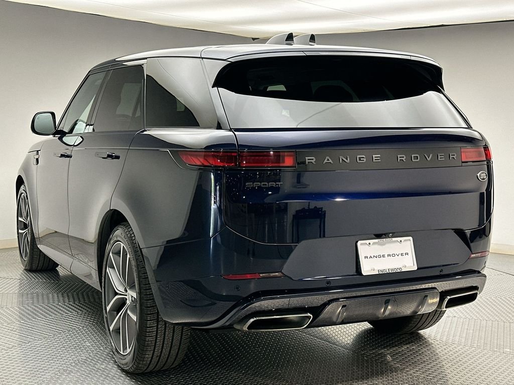 Used 2023  Land Rover SE Dynamic image 11