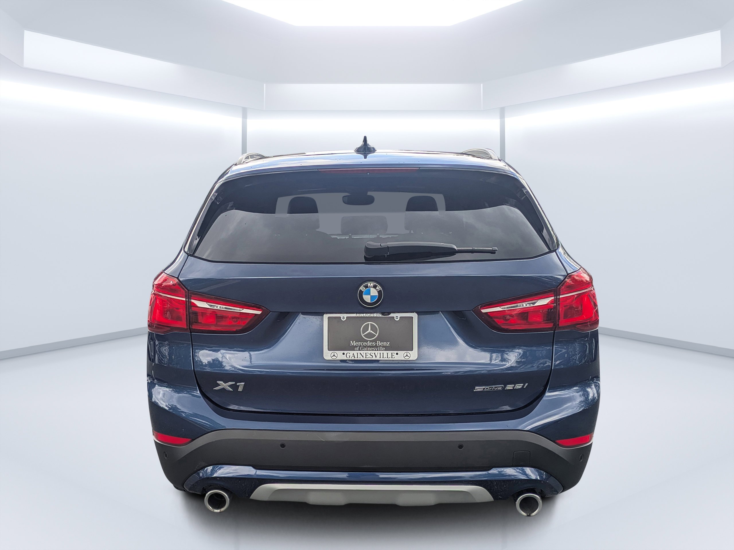 Used 2021 Phytonic Blue Metallic BMW sDrive28i image 4