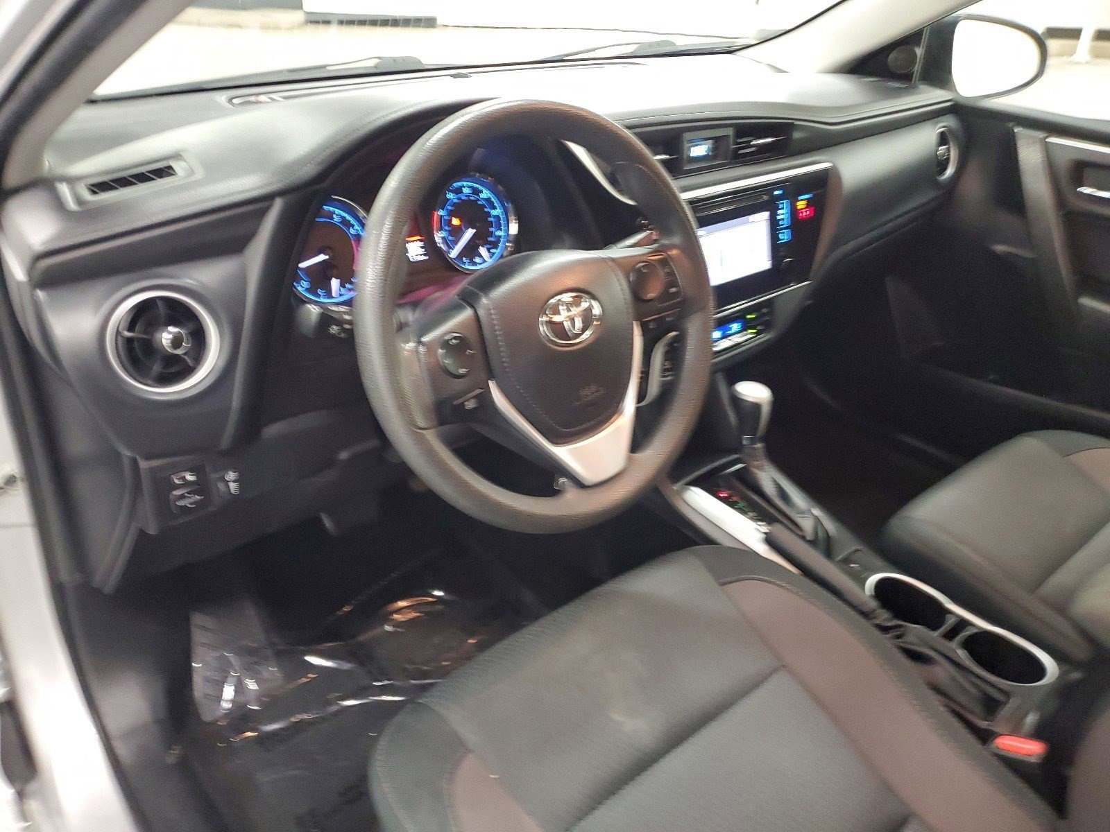 Used 2019 Classic Silver Metallic Toyota LE image 19
