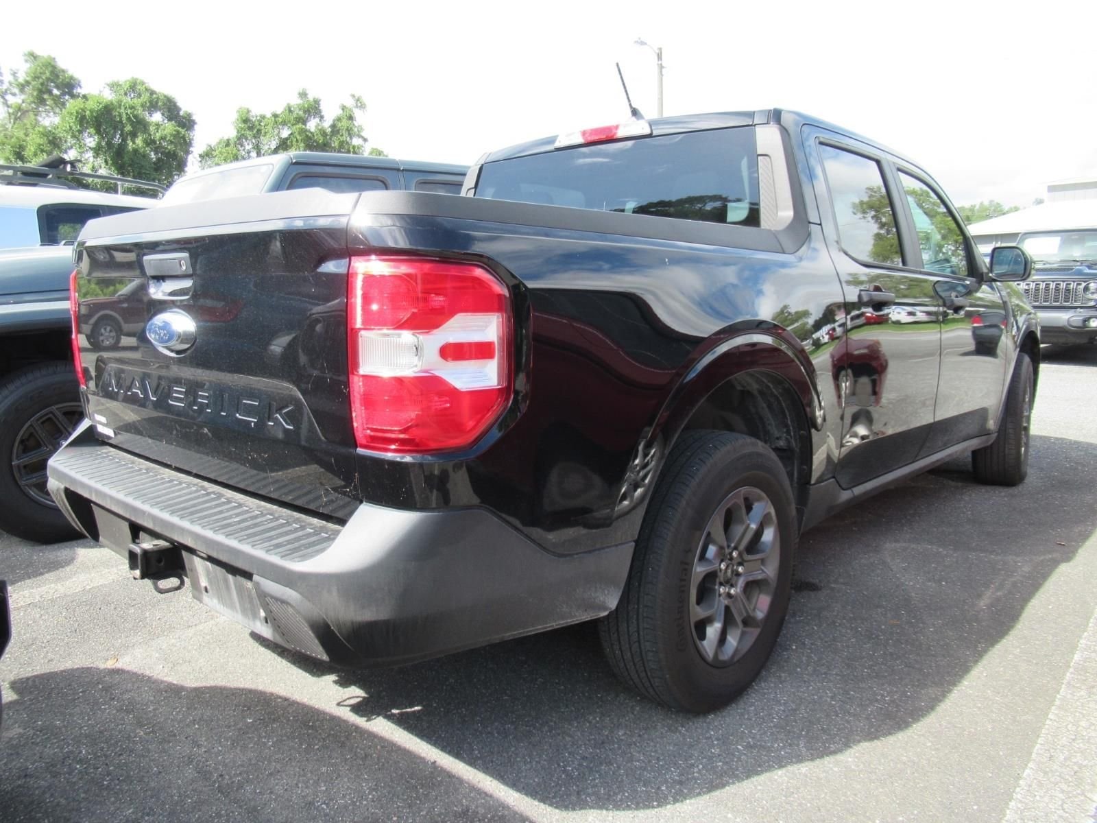 Used 2024 Black Ford XLT image 4
