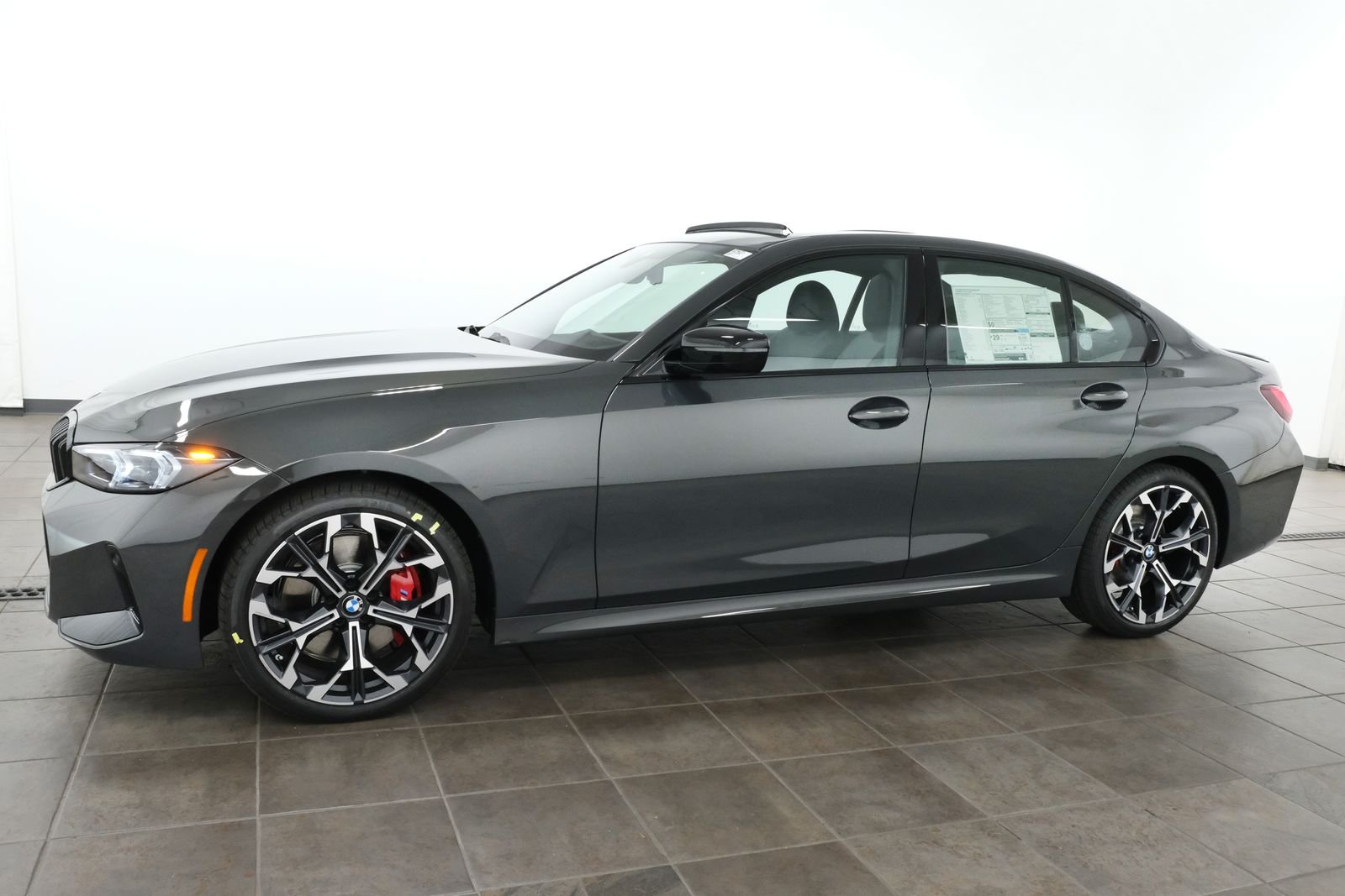 New 2026 Dravit Grey Metallic BMW 330i xDrive image 2