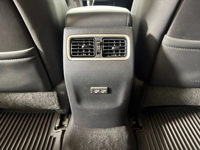 Used 2018 White Nissan 2.5 SL image 13