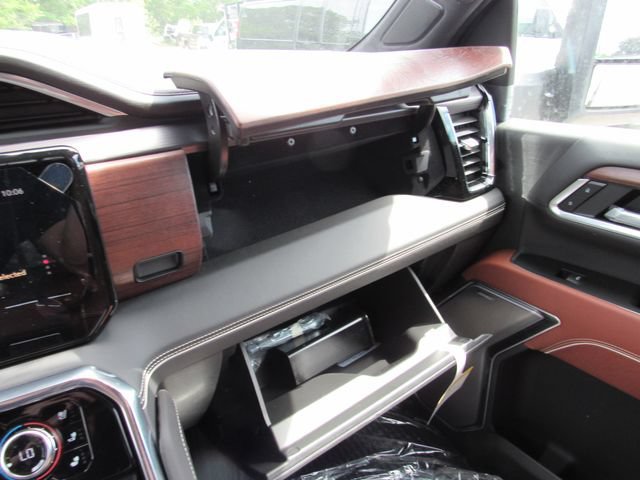 New 2026 Glacier White Tricoat GMC Denali Ultimate image 28