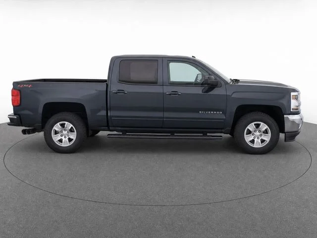 Used 2019 Gray Chevrolet LT image 4