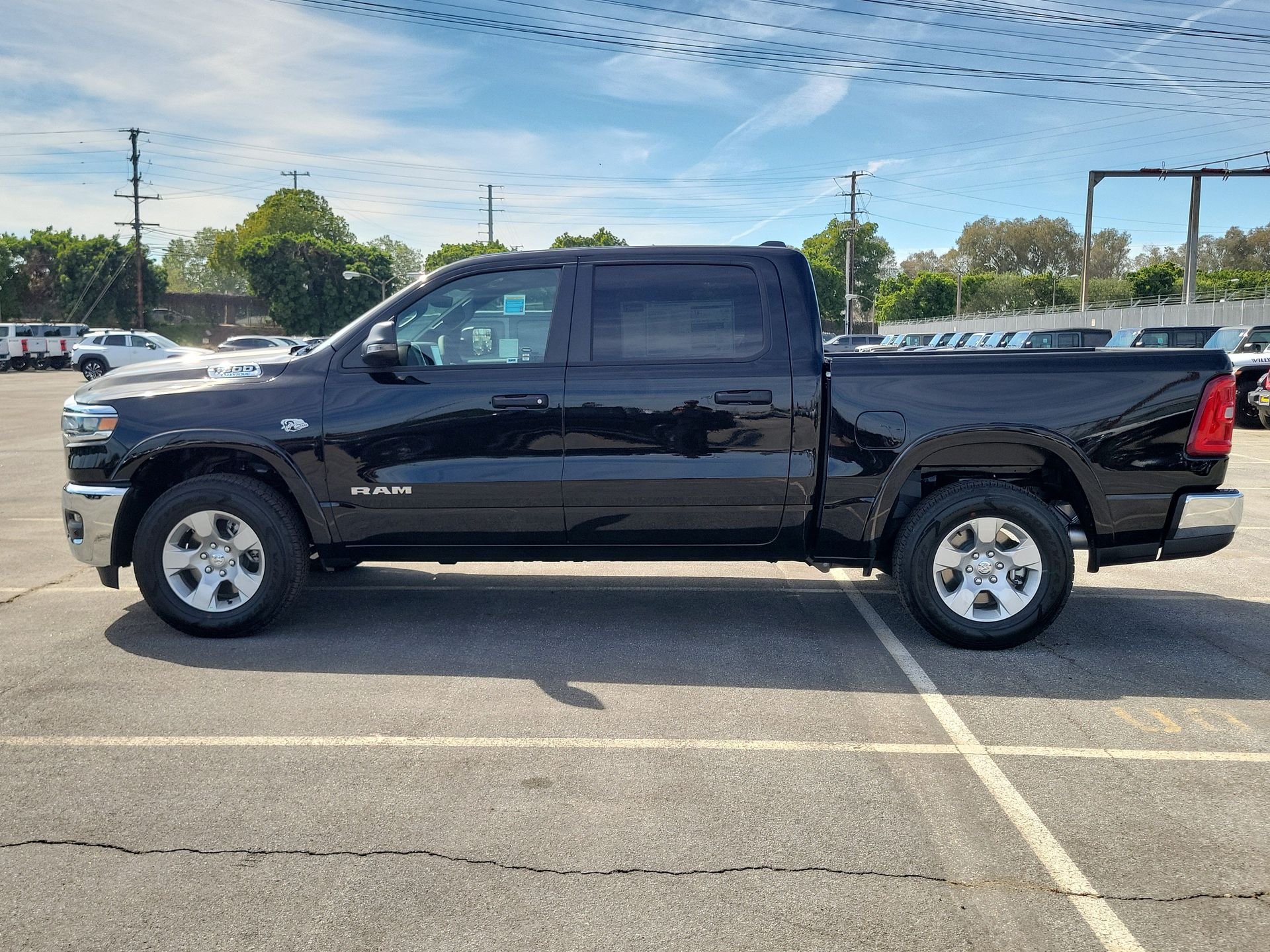 New 2026 Diamond Black Crystal Pearl-Coat Exterior Paint RAM Big Horn/Lone Star image 24