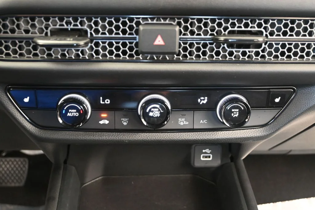 Used 2024  Honda Sport image 17