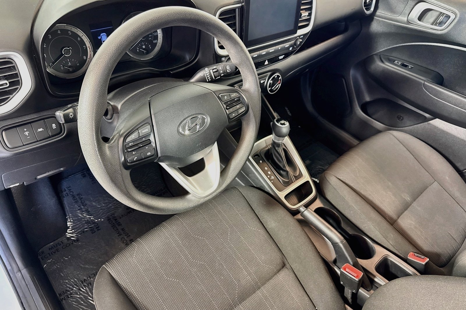 Used 2020 Ceramic White Hyundai SE image 9