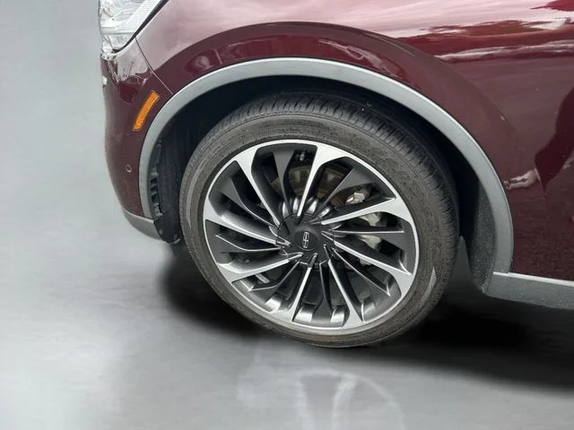 Used 2020 Red Lincoln Reserve image 37