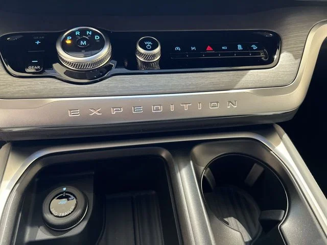 New 2027 White/off-white Ford Platinum image 17