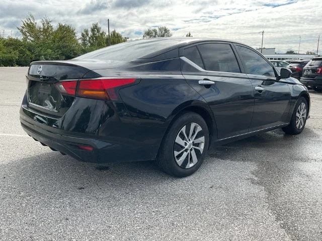Used 2021 Black Nissan 2.5 S image 3