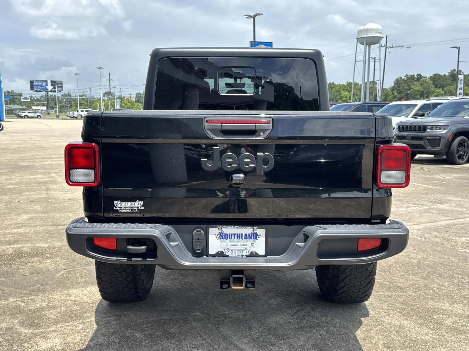 Used 2022 Black Jeep Sport S image 6