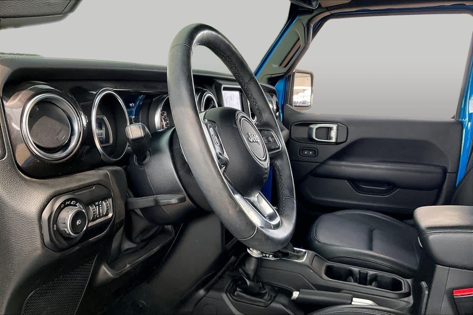 Used 2022 Hydro Blue Pearlcoat Jeep Unlimited Sahara Altitude image 16