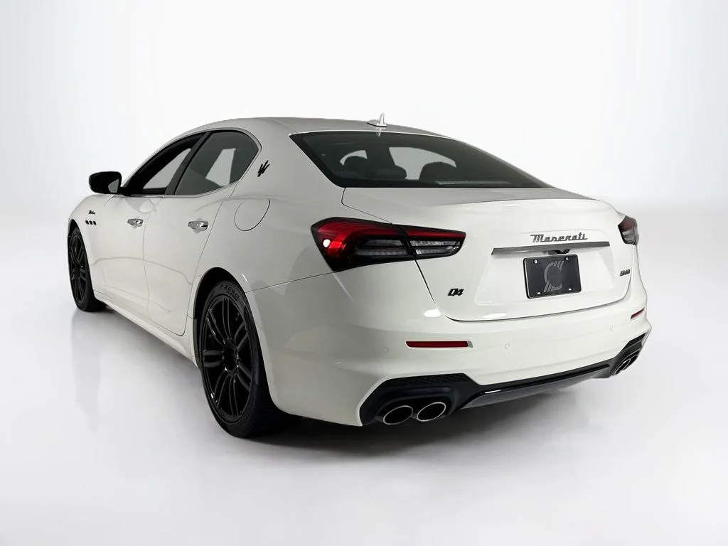 Used 2024 Bianco Maserati Modena image 3