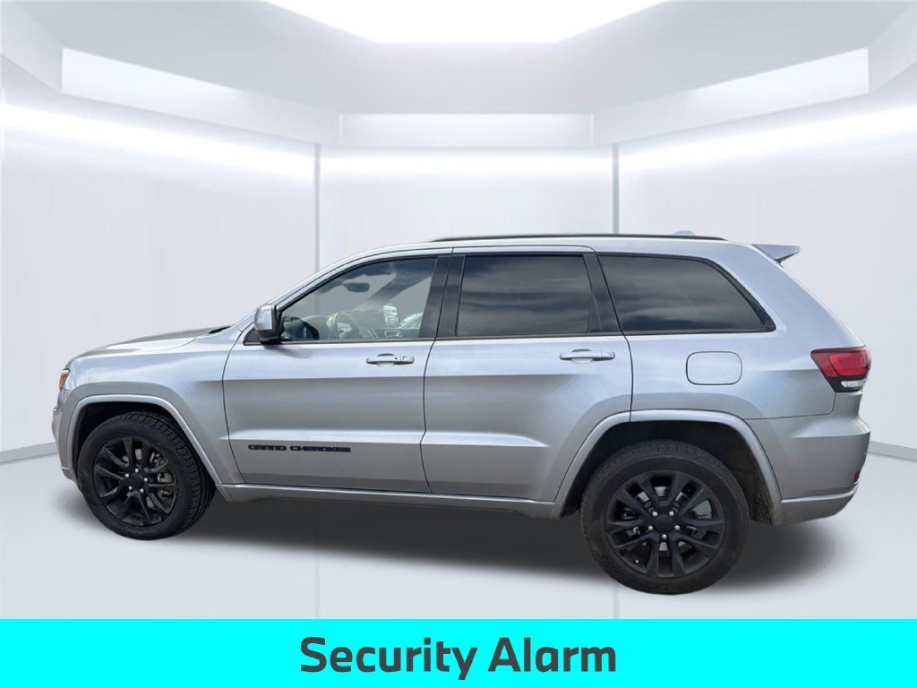 Used 2021 Silver Jeep Laredo X image 19