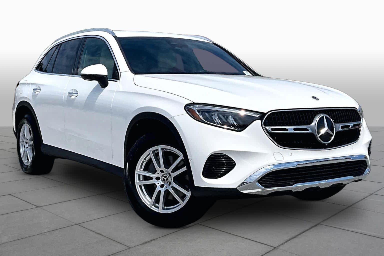Used 2025 Polar White Mercedes-Benz GLC 300 image 3