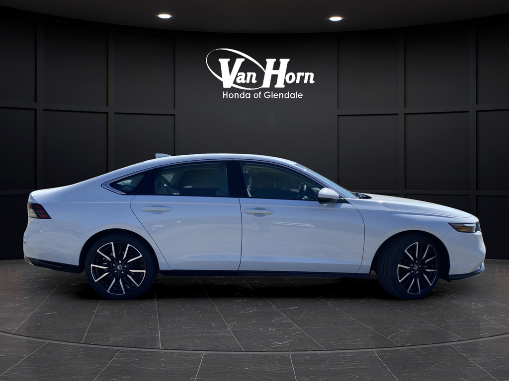 New 2026 Platinum White Pearl Honda Touring image 7